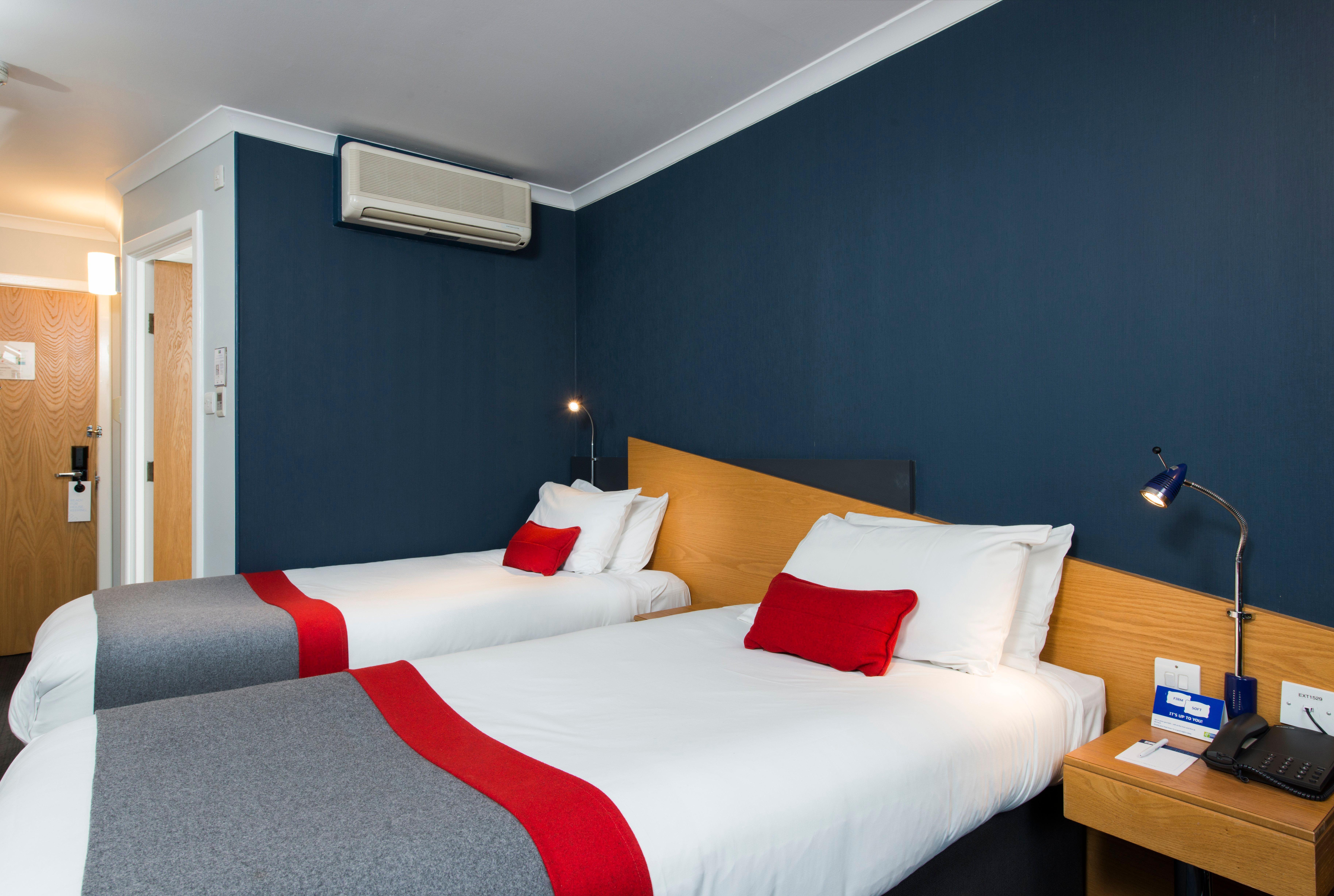 Holiday Inn Express Derby Pride Park By Ihg Exterior photo
