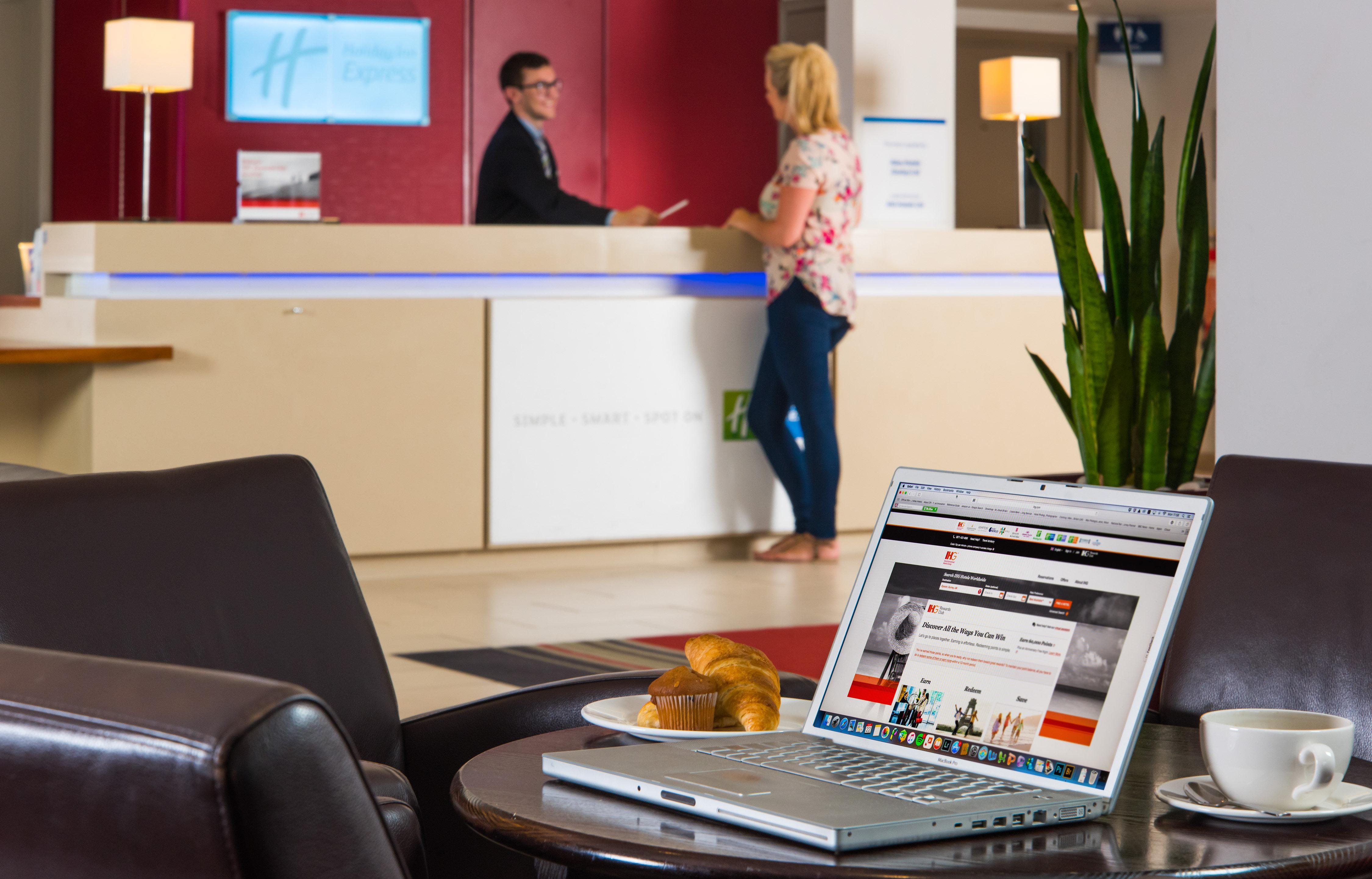 Holiday Inn Express Derby Pride Park By Ihg Exterior photo