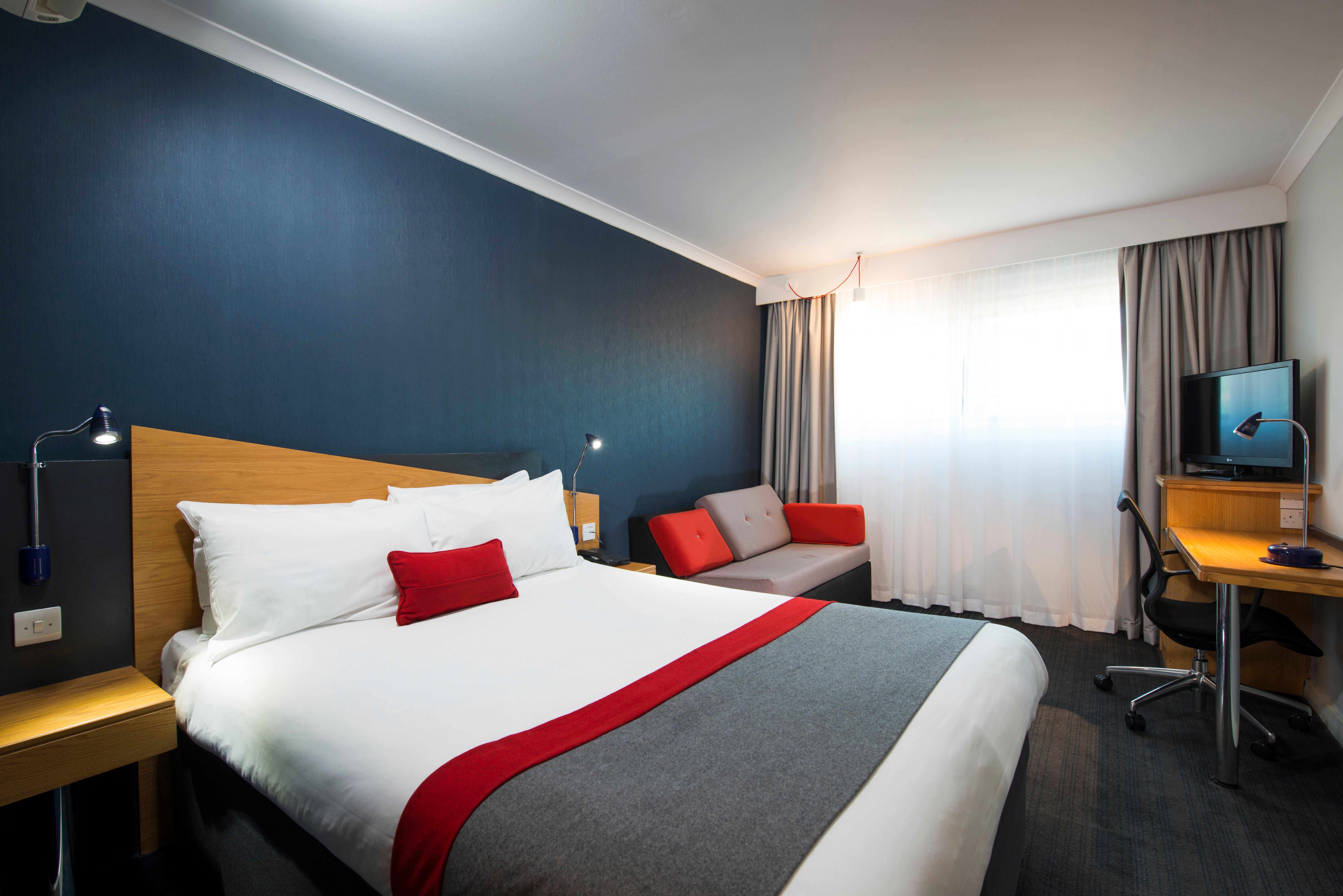 Holiday Inn Express Derby Pride Park By Ihg Exterior photo