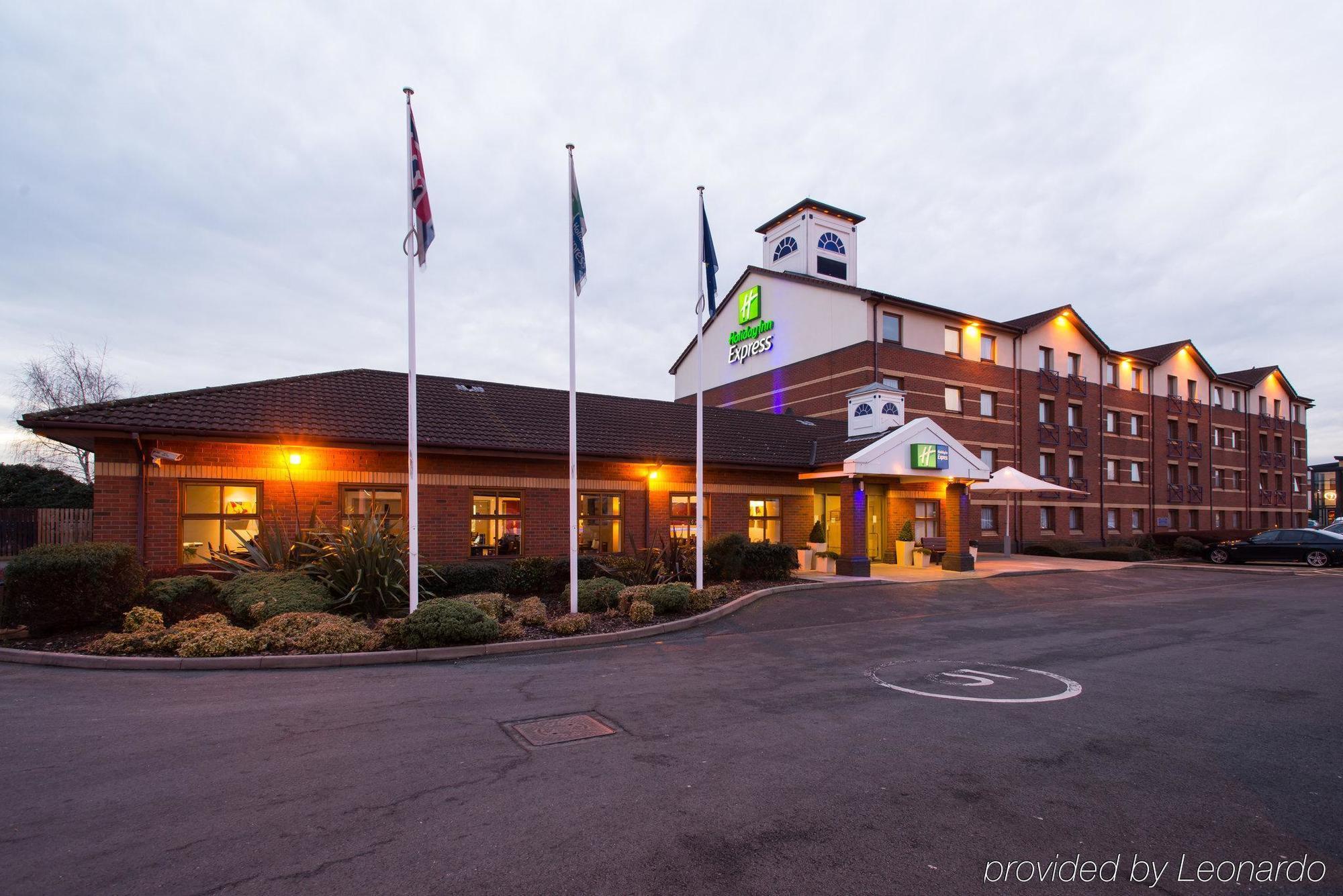 Holiday Inn Express Derby Pride Park By Ihg Exterior photo