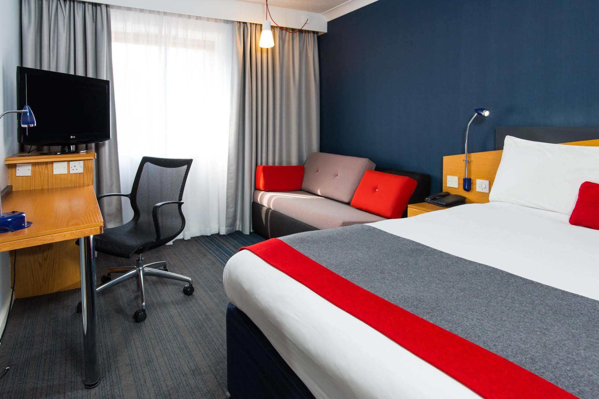 Holiday Inn Express Derby Pride Park By Ihg Exterior photo